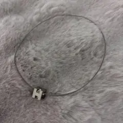 【美品】エルメス ネックレス Hキューブ ホワイト×シルバーのサムネイル