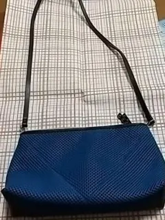 ショルダーバッグのサムネイル