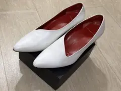MANA ホワイトレザーポインテッドトゥパンプスのサムネイル
