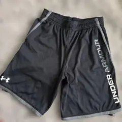 UNDER ARMOUR 黒 ハーフパンツ YL 150cm アンダーアーマー