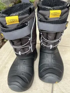 KEEN 子ども用スノーブーツ ブラック/グレー