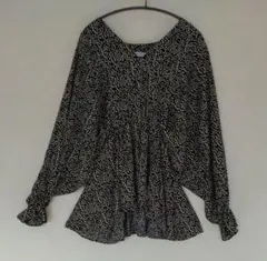 rose bud ローズバッド　トップス　ブラウス　総柄　ブラックのサムネイル