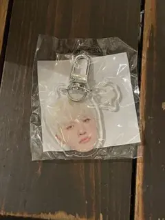 TREASURE 顔アクキー　ジョンファン