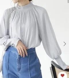 新品タグ付きシャーリングフリルブラウス☆サックス☆ロペピクニック