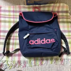 adidas ネイビー ピンク リュック
