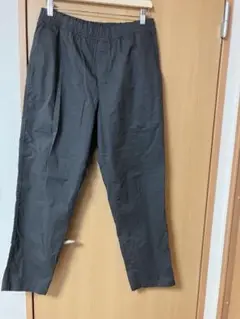 美品　ユニクロ　アンクルパンツ　M