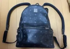 MCM スタッズ リュック バックパック ブラック Mサイズのサムネイル