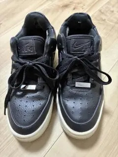 Nike Air Force 1 ブラックスニーカー