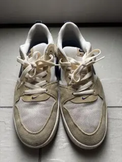 Nike SB ホワイト ベージュ スニーカー