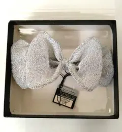 シルバー リボン型 バレッタ　ヘアアクセサリー