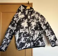 Nike フード付きダウンジャケット 白黒