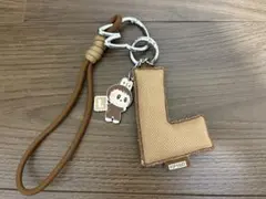 LABUBU PIN FOR LOVE イニシャル L キーホルダー