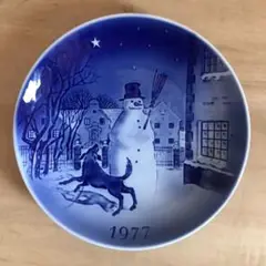 1964年　クリスマスツリーを採りに行く　イヤープレート　ロイヤルコペンハーゲン Amazon.co.jp: ROYAL COPENHAGEN (ロイヤル コペンハーゲン