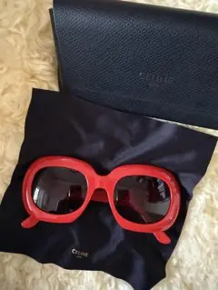 CELINE レッド サングラス ケース付きのサムネイル