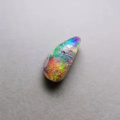 モナジー工房 虹の結晶 ビビッド涙型ラフカット ペンダントトップ