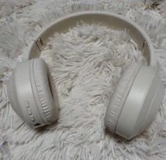 ワイヤレスヘッドホン クリーム色