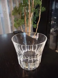 Item thumbnail for item cfce49ee-c6d5-4ed4-8444-ed1d7836ff6e