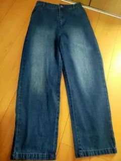 ストレートデニム Mサイズ