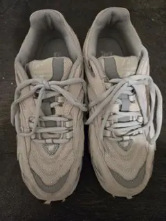 New Balance 126 グレー スニーカー