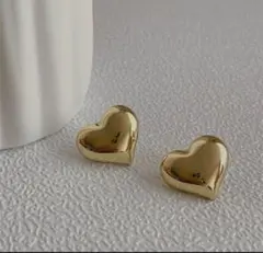 ぷっくりハートピアス ゴールド 韓国風 高見え トレンド かわいい