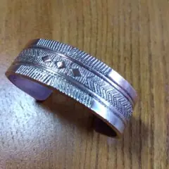 バングル ブレスレット ヴィンテージ 平打 ギザギザ ナバホ シルバー925 楽天市場】バングル ナバホ ヴィンテージの通販