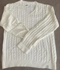 メンズ　AZUL by moussy ケーブル編みVネックセーター ホワイト