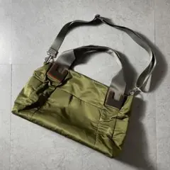 美品✨ イアパピヨネ 樹脂パーツトートバッグ 2way Sサイズ カーキ