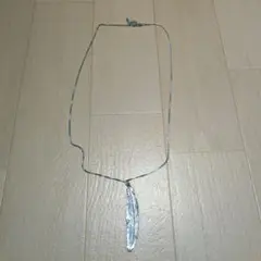 フェザーネックレス
