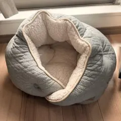 【未使用 ペットベッド ふわふわ ドーム型 グレー 猫 犬】のサムネイル