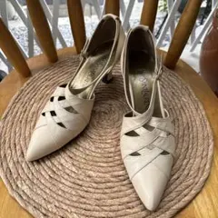 Yves Saint Laurent ベージュ クロスストラップ ハイヒール