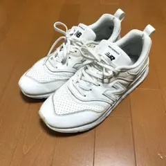 new balance CM997HDW ホワイトレザースニーカー
