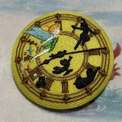 ディズニー　刺繍缶バッジ　ビスケット　ピーターパン　ティンカーベル