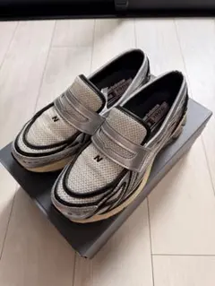 U1906LOB Silver Metallic/Cream ローファー