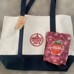 TRADER JOE'S キャンバストートバッグ& フリーズドライストロベリー