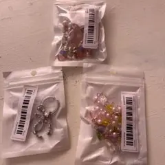 多色ビーズのネックレス2点、指輪3点セット