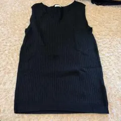 GU ブラック Vネック ノースリーブ M