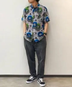 【美品】GLOBAL WORK グローバルワーク 綿100% 総柄 半袖シャツのサムネイル