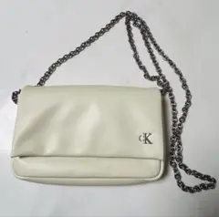 【おすすめ】Calvin Klein Jeans ホワイトショルダーバッグ