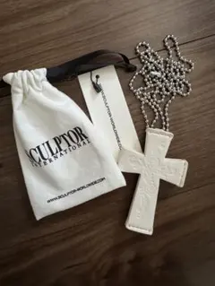 SCULPTOR Cross Leather Strap Wallet