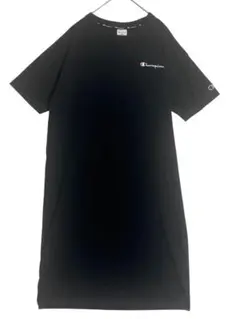 美品 チャンピオン 半袖Tシャツワンピース ロング 黒 ポケット付 刺繍 Ｆのサムネイル