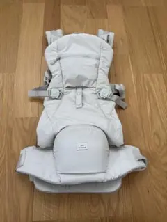 ベビーキャリアオン　ピトレスク　ユナイテッドアローズ　　抱っこ紐　ベージュ