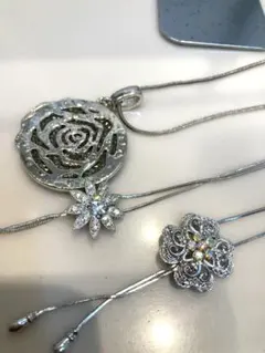 ネックレス３つおまとめ キラキラタイプ　長め