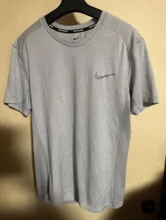 ナイキ　NIKE RUNNING ランニング　ドライフィット素材　Tシャツ 灰