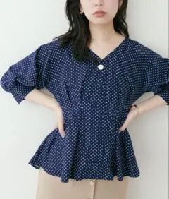 natural couture タックデザインペプラム5分袖ブラウスのサムネイル