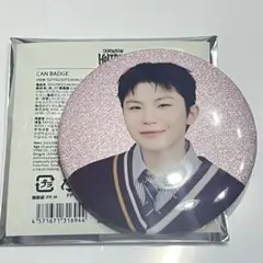 ウジ　缶バッジ