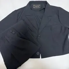 ブラック セットアップ 半袖ジャケットとパンツ