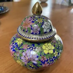 蓋付き小物入れ