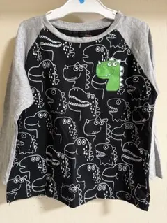長袖Tシャツ　120cm 恐竜絵柄