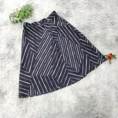 【COUP DE CHANCE】(36) フレアスカート ミディ丈 総柄 紺色