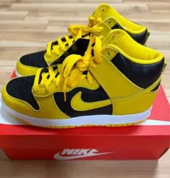 ナイキダンクハイ　バーシティメイズ　Varsity Maize